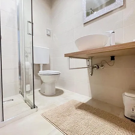 Appartement Caramel Comforts With Sea View In Stinjan Only 300 M From The Beach, Free Parking