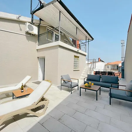 Caramel Comforts With Sea View In Stinjan Only 300 M From The Beach, Free Parking * Pola