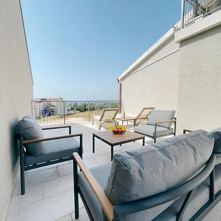 Caramel Comforts With Sea View In Stinjan Only 300 M From The Beach, Free Parking * Pola