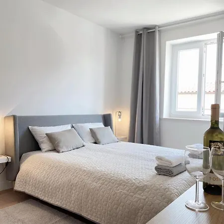 Caramel Comforts With Sea View In Stinjan Only 300 M From The Beach, Free Parking Daire Pula