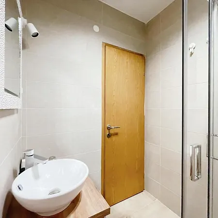 Caramel Comforts With Sea View In Stinjan Only 300 M From The Beach, Free Parking Appartamento