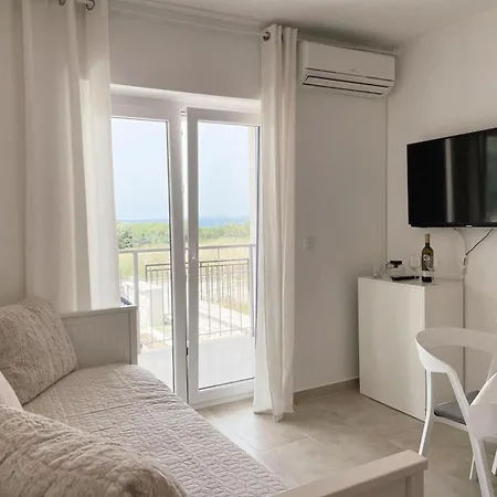 Daire Caramel Comforts With Sea View In Stinjan Only 300 M From The Beach, Free Parking *
