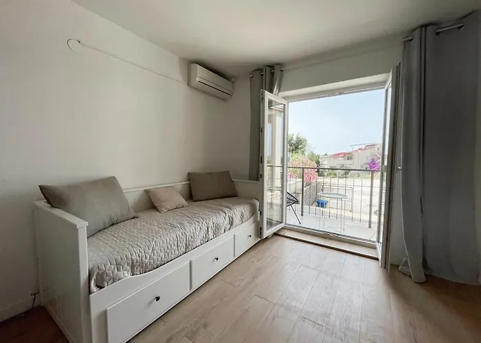 Apartment Caramel Comforts With Sea View In Stinjan Only 300 M From The Beach, Free Parking