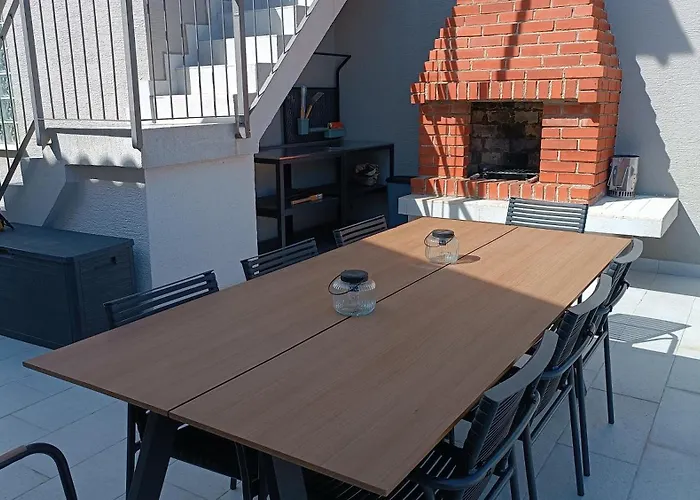 Caramel Comforts With Sea View In Stinjan Only 300 M From The Beach, Free Parking *