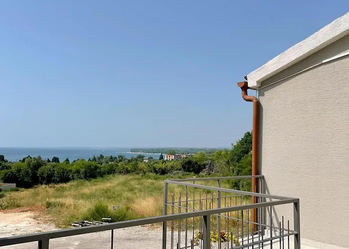 Apartment Caramel Comforts With Sea View In Stinjan Only 300 M From The Beach, Free Parking *