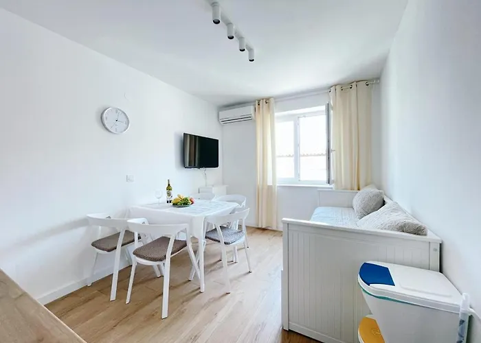 Caramel Comforts With Sea View In Stinjan Only 300 M From The Beach, Free Parking Apartment