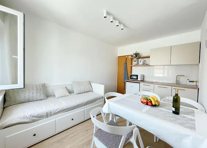 Caramel Comforts With Sea View In Stinjan Only 300 M From The Beach, Free Parking Apartment Pula