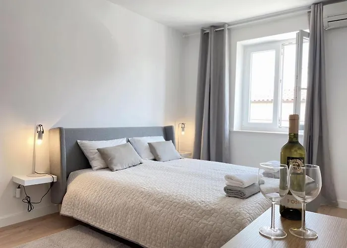 Caramel Comforts With Sea View In Stinjan Only 300 M From The Beach, Free Parking Apartment Pula