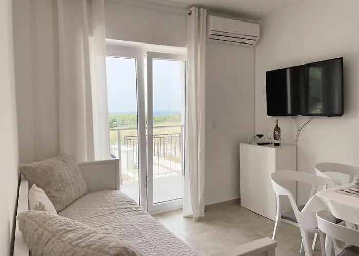 Apartment Caramel Comforts With Sea View In Stinjan Only 300 M From The Beach, Free Parking *