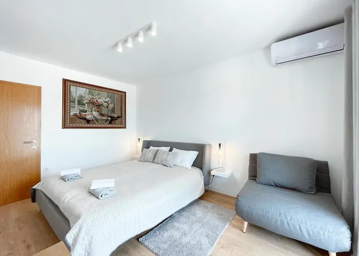 Caramel Comforts With Sea View In Stinjan Only 300 M From The Beach, Free Parking Apartment Pula