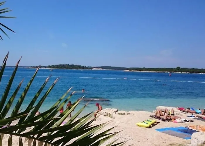 Caramel Comforts With Sea View In Stinjan Only 300 M From The Beach, Free Parking Pula